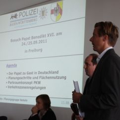 2011-08-papst16.jpg